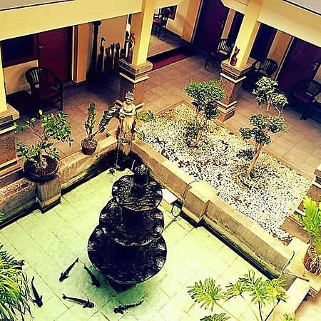 Hotel Sentral Pabean Buleleng Eksteriør bilde