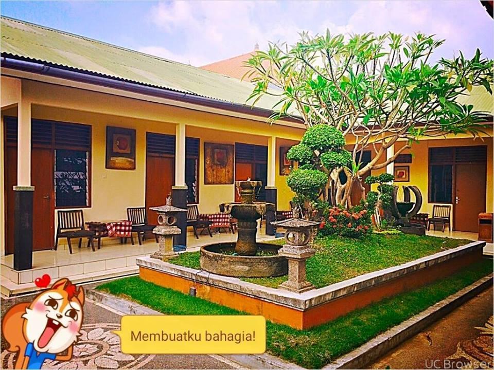 Hotel Sentral Pabean Buleleng Eksteriør bilde