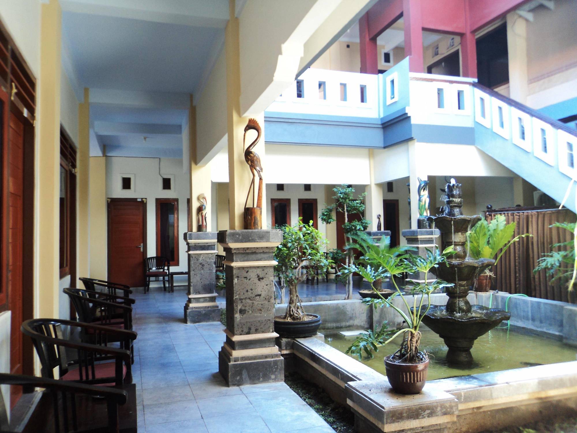 Hotel Sentral Pabean Buleleng Eksteriør bilde