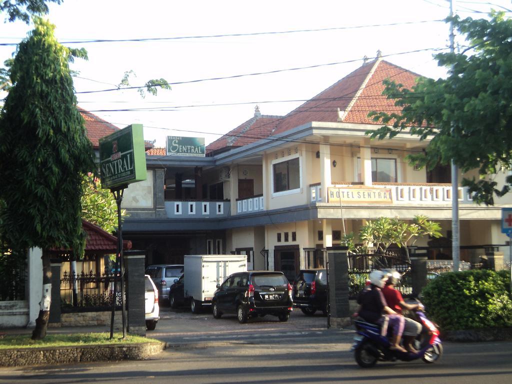 Hotel Sentral Pabean Buleleng Eksteriør bilde