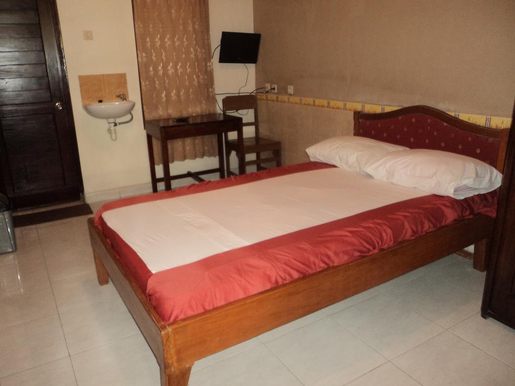 Hotel Sentral Pabean Buleleng Eksteriør bilde