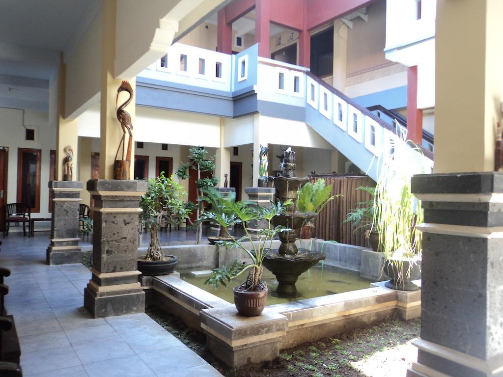 Hotel Sentral Pabean Buleleng Eksteriør bilde